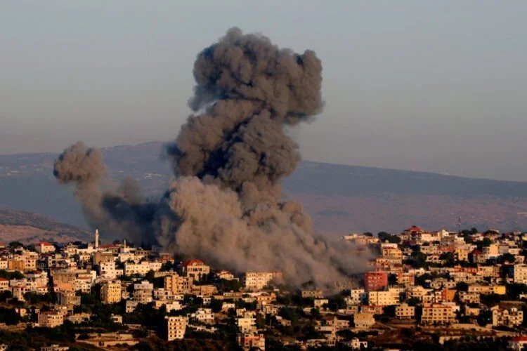 Israel Strikes Hezbollah Targets in Lebanon After Vow of Retaliation: Conflict Escalates 1 Lebanon